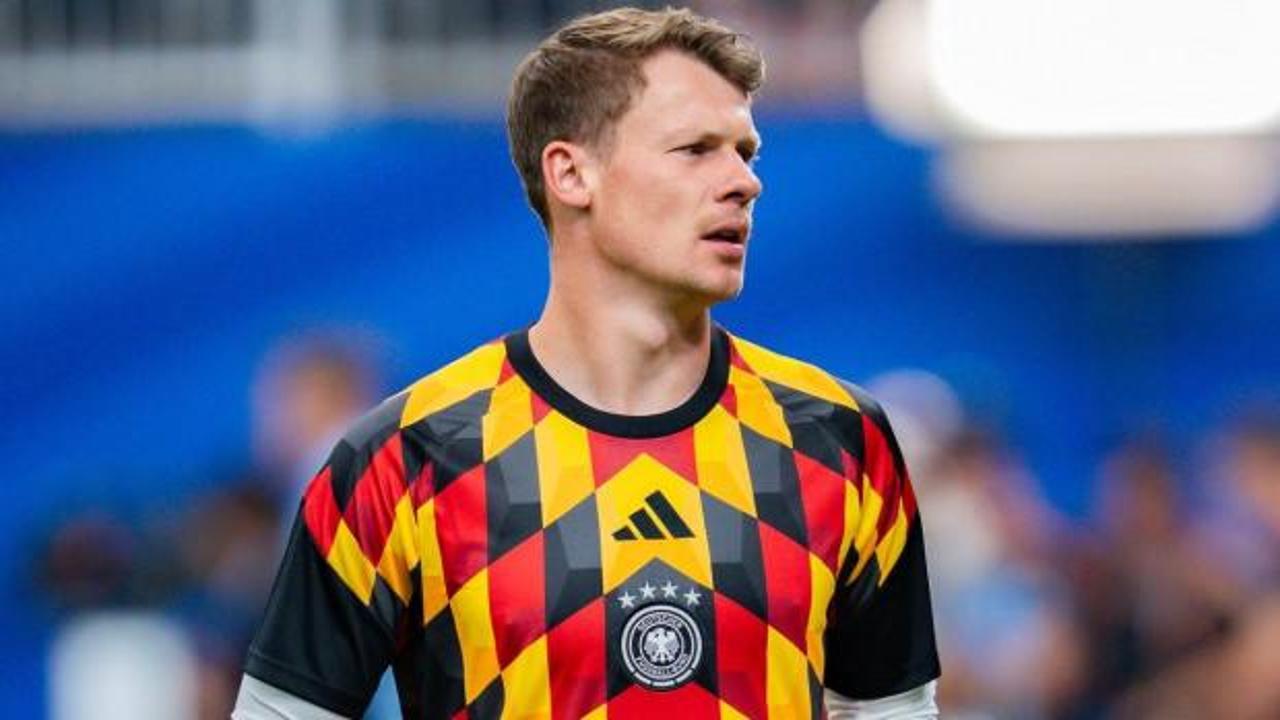 Alexander Nübel, Beşiktaş forması giymeye hazırlanıyor.
