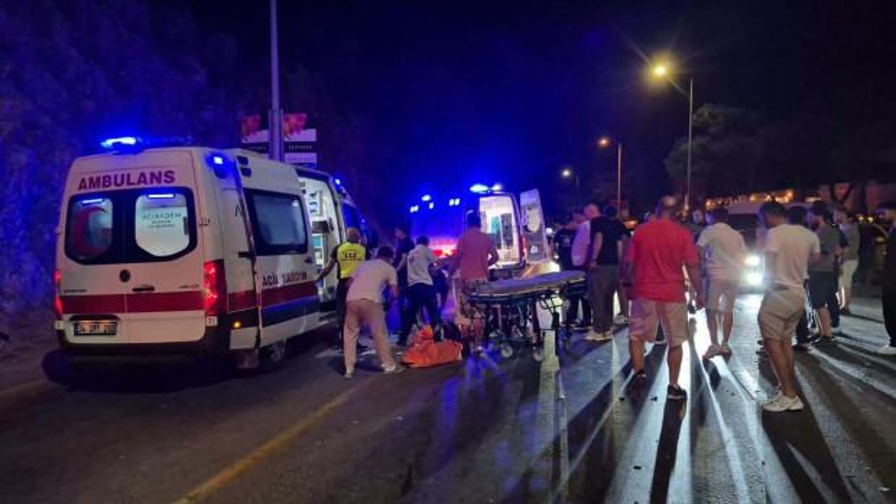 Bodrum'da taksi ile motosikletin &ccedil;arpışması sonucu 2 kişi &ouml;ld&uuml;