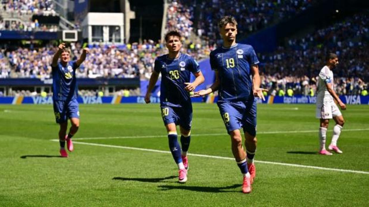 Bosna Hersekli futbolcuların maç sonrası sevinci