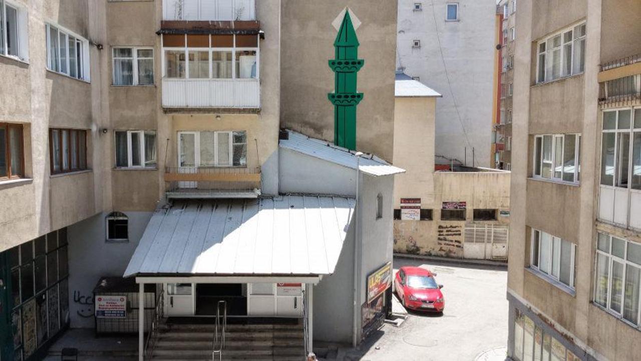 Cemaati şaşırtan minare! Sadece 3 santim kalınlığında, gören bir daha bakıyor