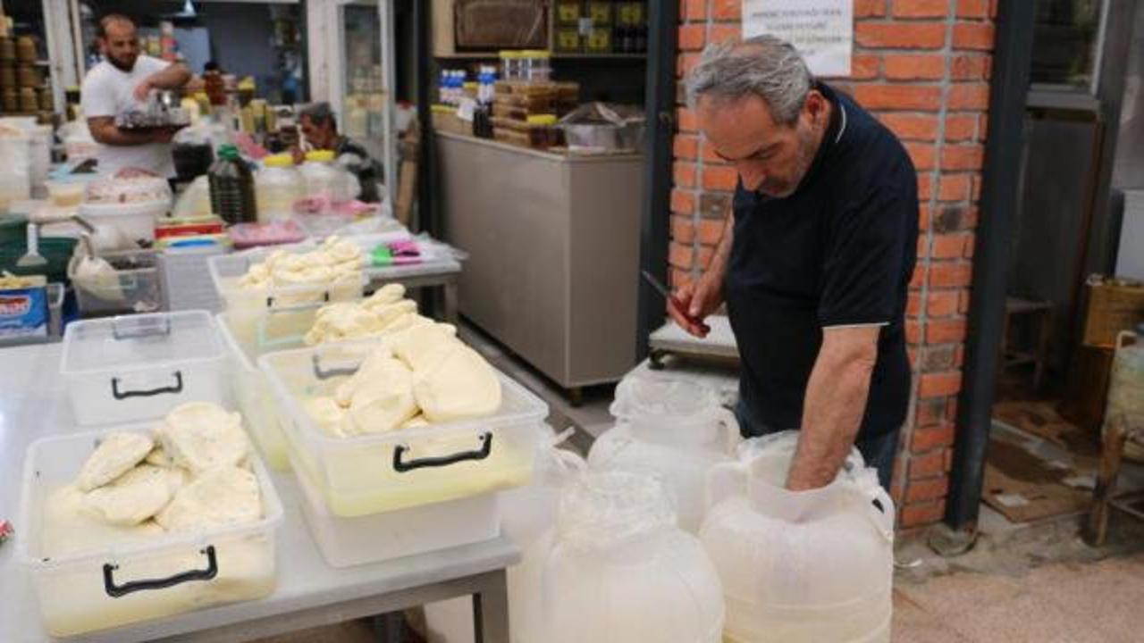Diyarbakır'da kışlık peynir hazırlığı yapan vatandaşlar