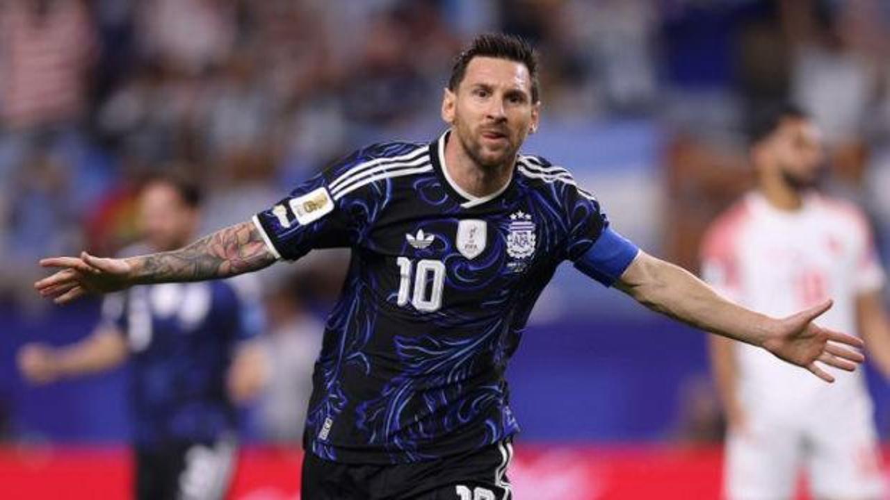 Lionel Messi Arjantin formasıyla sahada