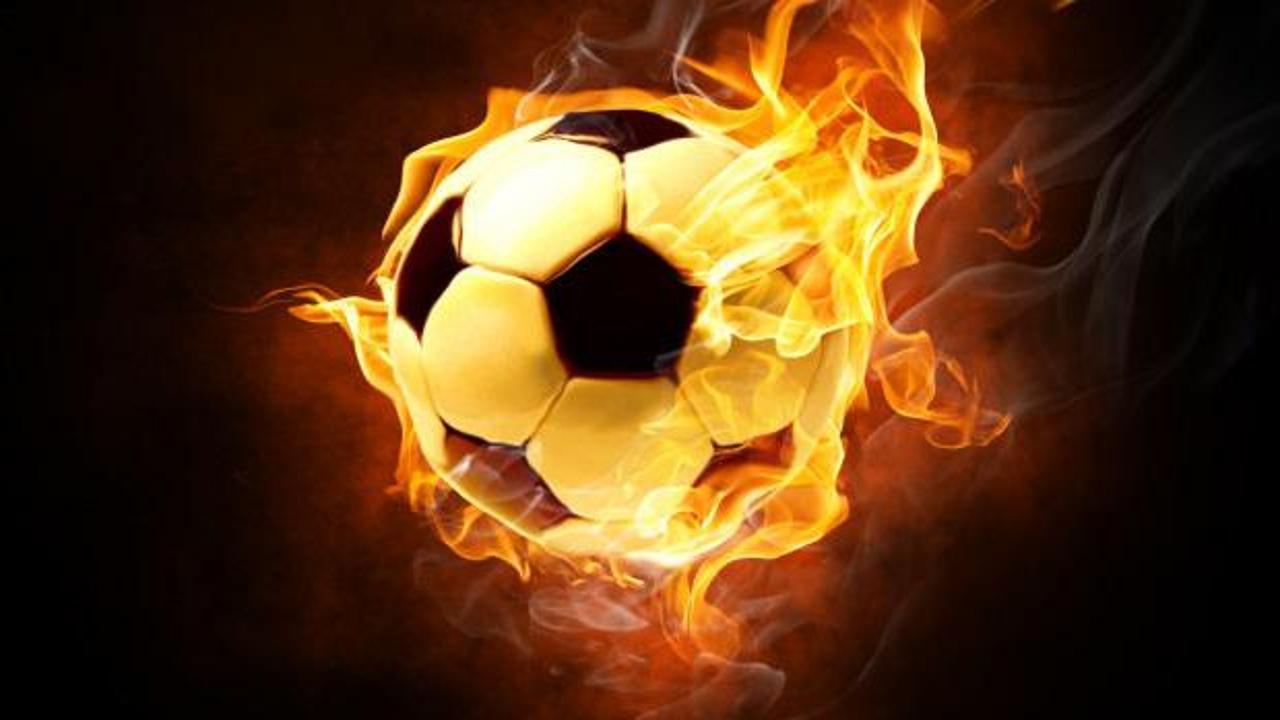 Panama ve Hırvatistan milli takımlarının futbolcuları sahada.