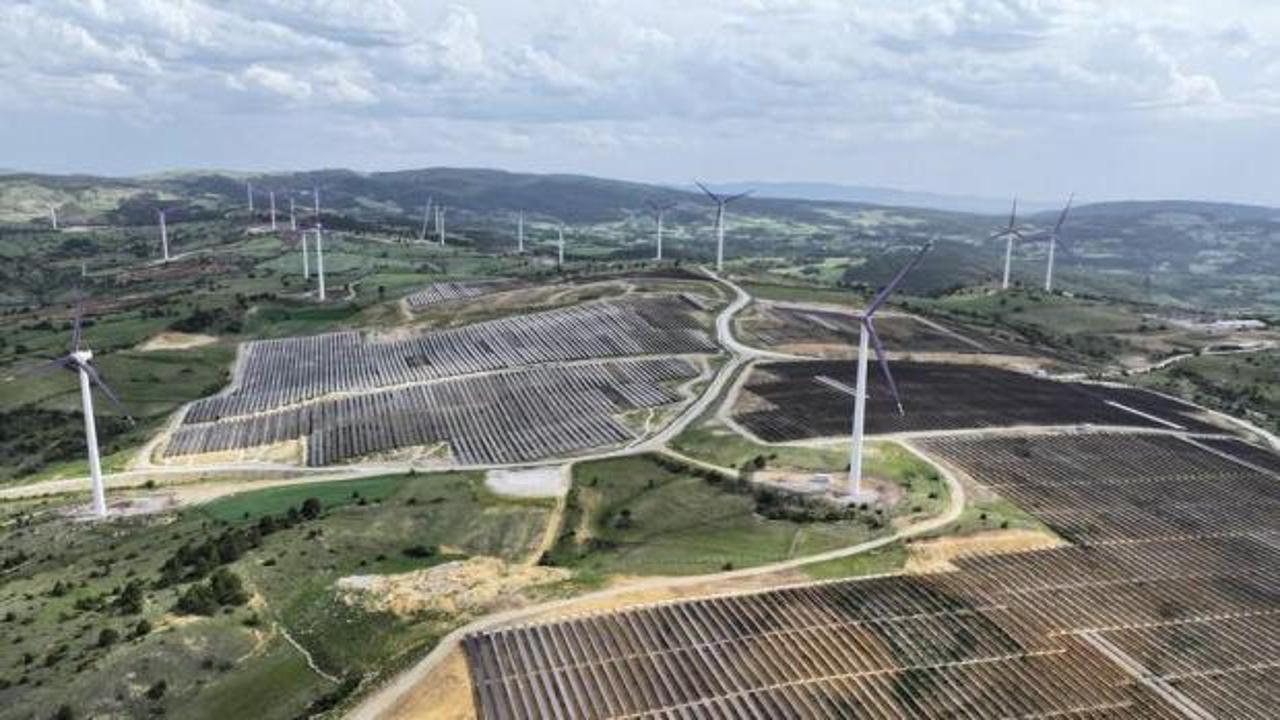 Enerji ve Tabii Kaynaklar Bakanlığı logosu veya Türkiye haritası üzerinde enerji sembolleri.