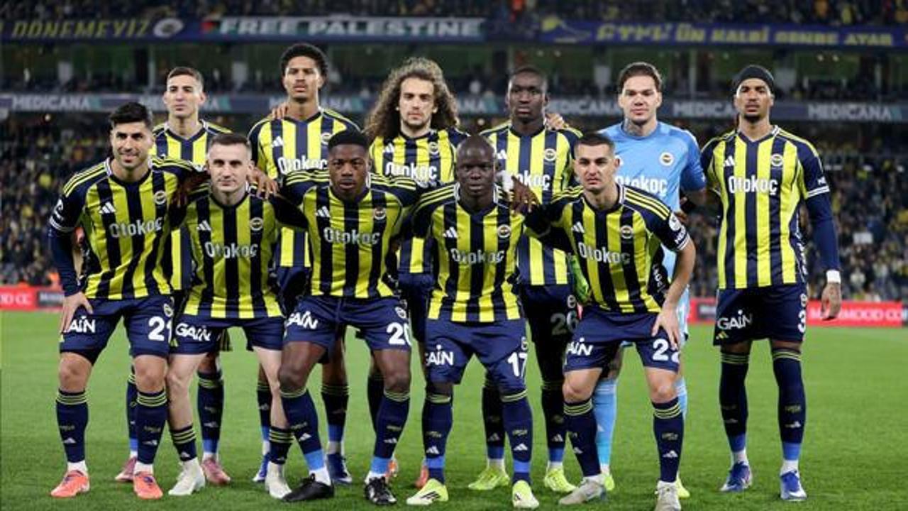 Fenerbahçe'nin genç oyuncusu Archie Thompson'ın antrenman sırasında çekilmiş fotoğrafı.