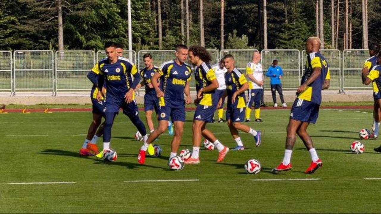 Fenerbahçe futbolcuları Düzce kampında antrenman yapıyor
