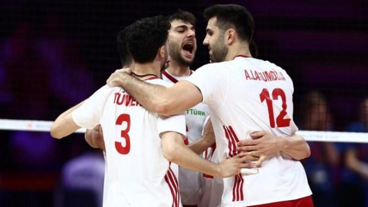 A Milli Erkek Voleybol Takımı oyuncuları maç sırasında