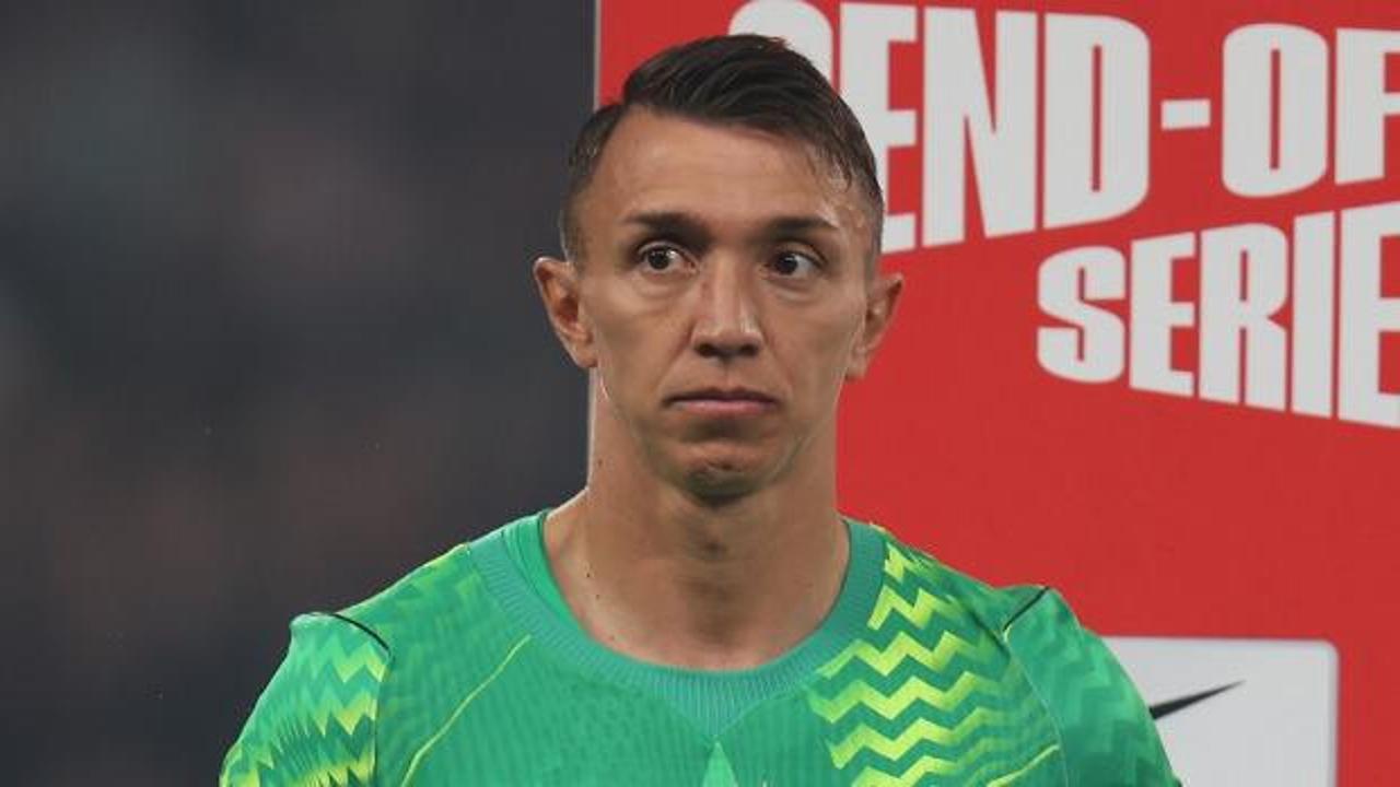 Fernando Muslera Uruguay formasıyla Dünya Kupası'nda.