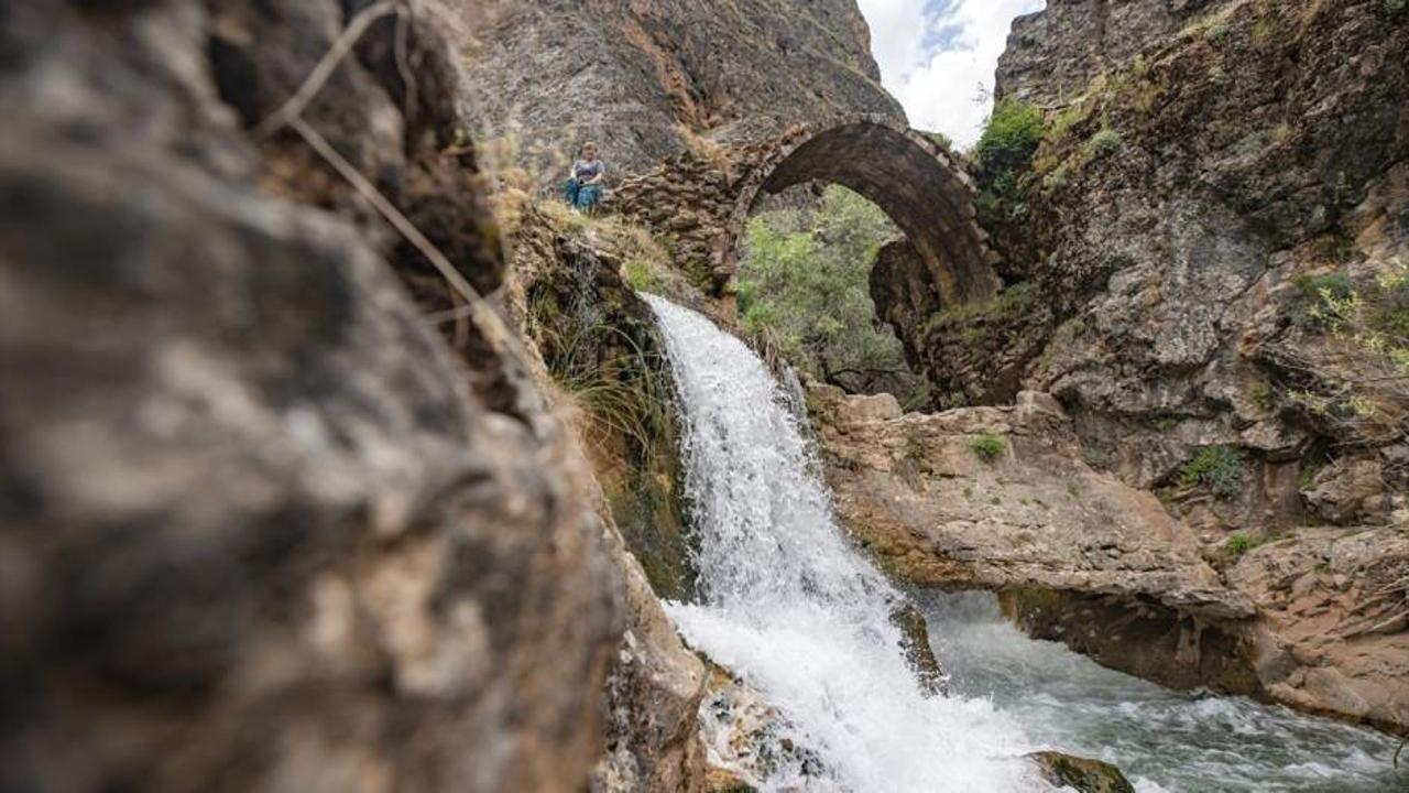Tunceli'nin Pülümür ilçesinde bulunan Rabat Vadisi'nin doğal güzelliği.