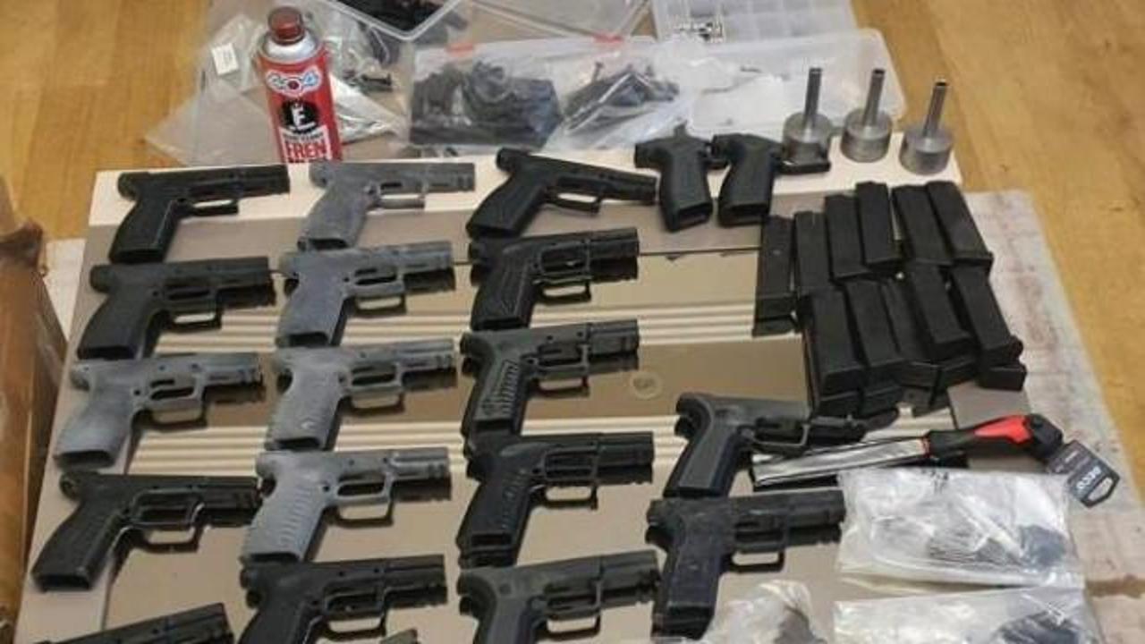 İzmir'de su&ccedil; &ouml;rg&uuml;tlerine operasyon: 38 g&ouml;zaltı