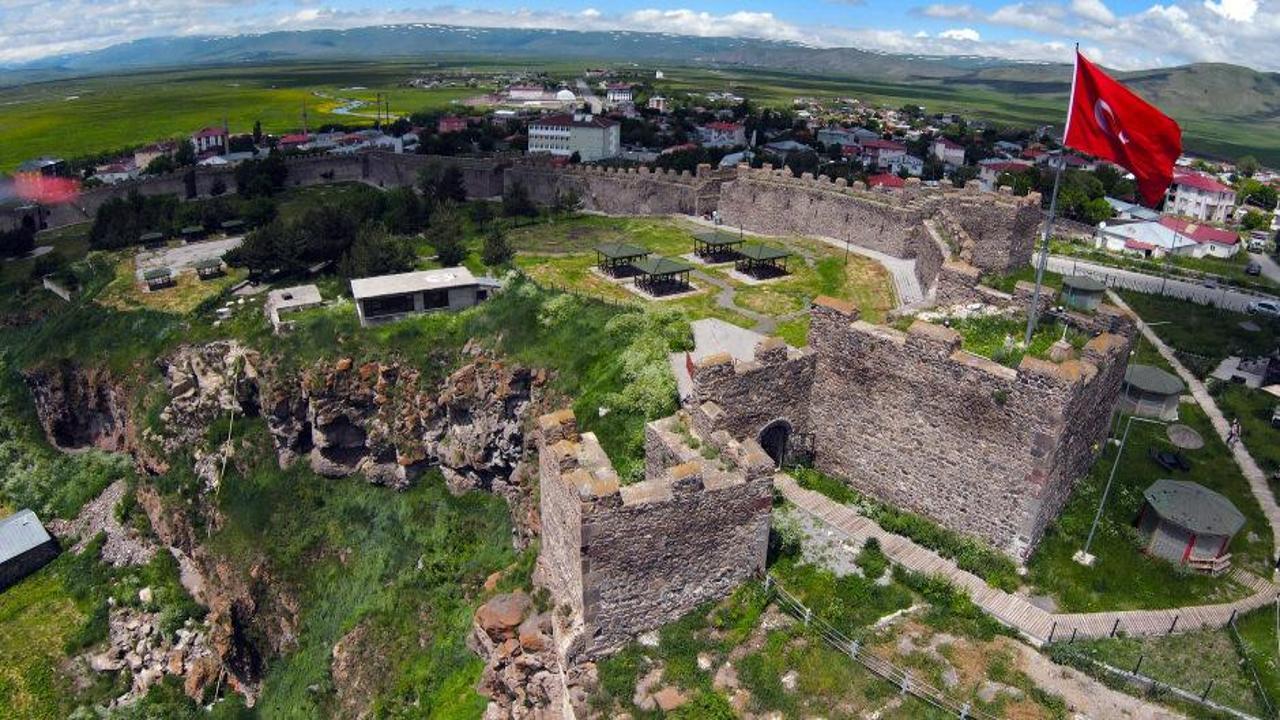 Ardahan Kalesi'nin genel görünümü