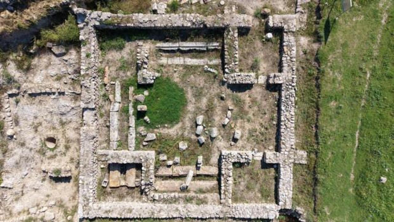 Karabük'te bulunan 1750 yıllık Roma dönemine ait mezarın görüntüsü.