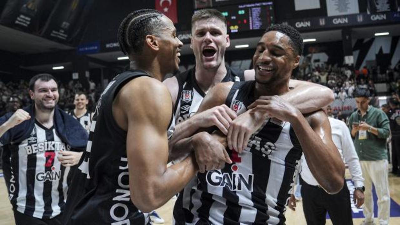 Beşiktaş basketbol takımı oyuncuları ve teknik ekibi