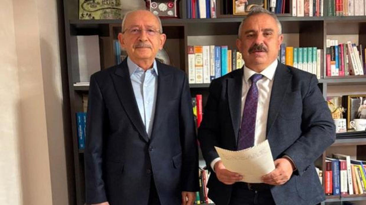 Kemal Kılıçdaroğlu siyasi açıklamalarda bulunuyor