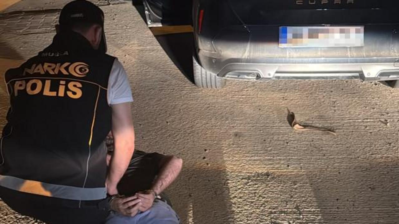 Kırmızı b&uuml;ltenle aranan Alman ş&uuml;pheli Bodrum'da yakalandı