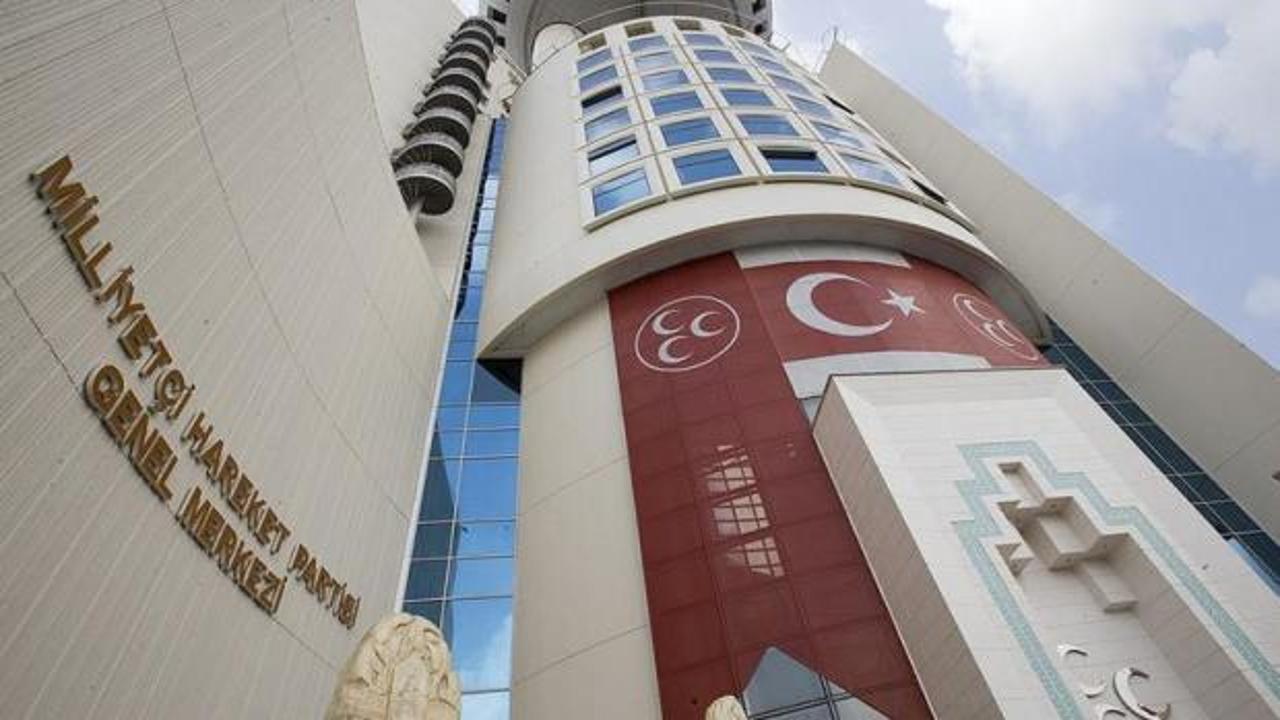 MHP Genel Merkezi ve CHP Genel Merkezi binalarının yan yana gösterildiği bir görsel veya iki partinin genel başkanlarının olduğu bir kolaj.