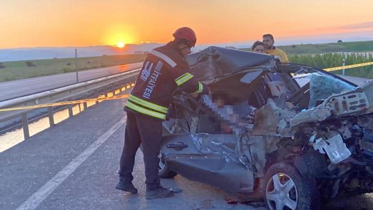 Otomobil, kiraz y&uuml;kl&uuml; kamyonete &ccedil;arptı: &Ouml;l&uuml; ve yaralılar var