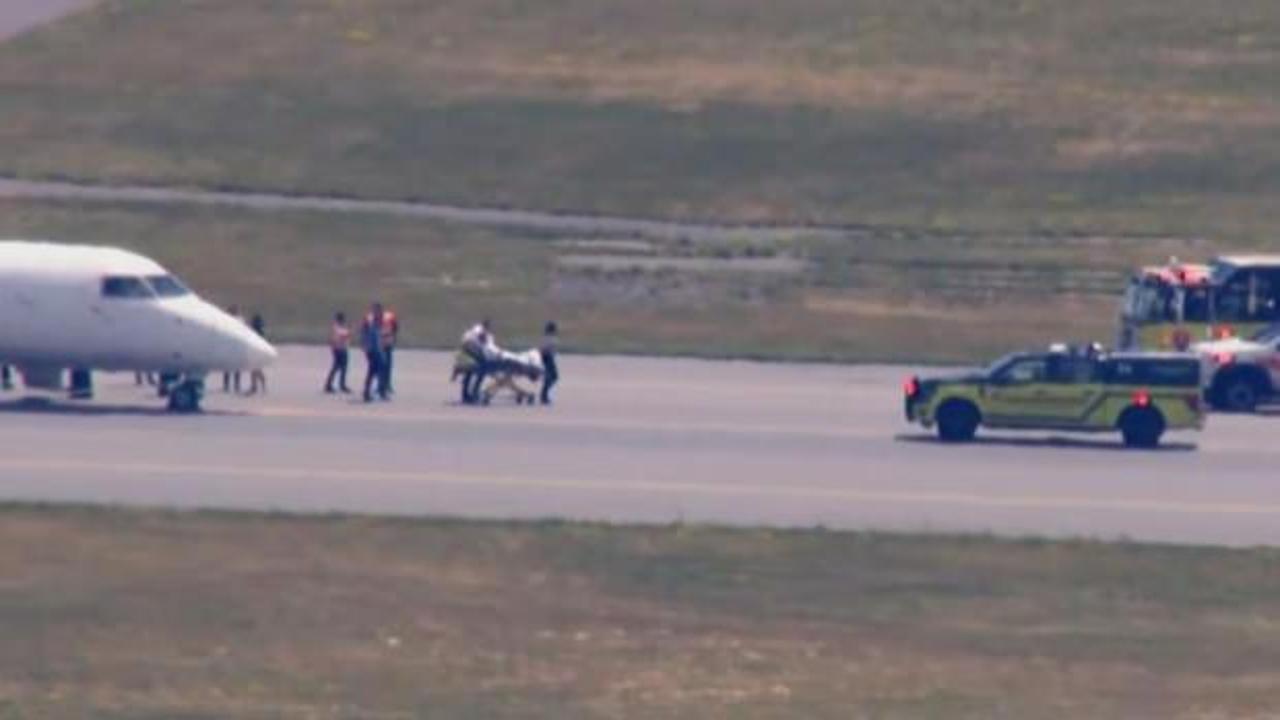Pilot havada kriz ge&ccedil;irdi! Yolcular emniyet kemeriyle bağladılar