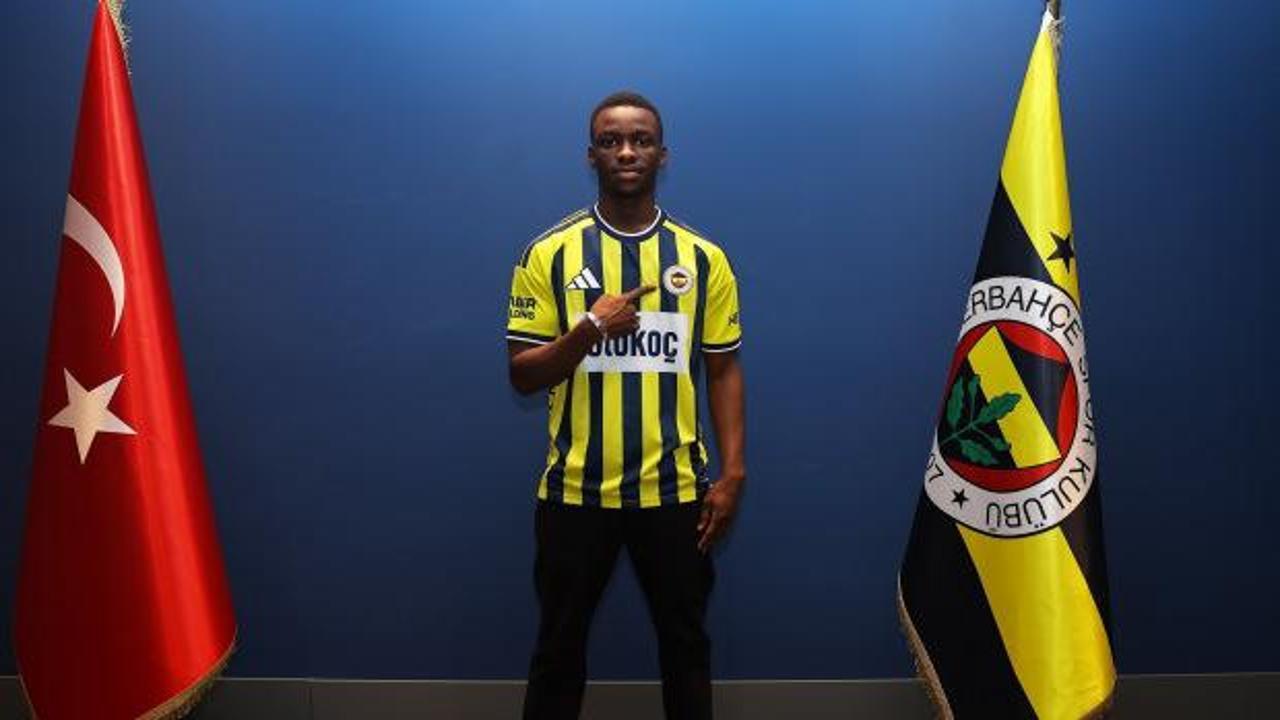 Son dakika: Fenerbahçe Amara Diouf ile 5 yıllık sözleşme imzaladı