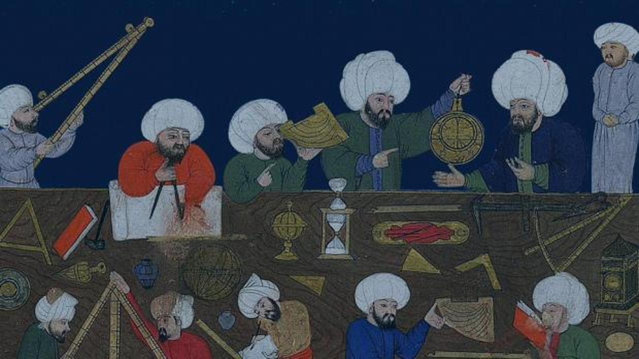 Takiyyuddin Râsıd'ın 500. yılı anısına düzenlenen yazma eser sergisinden bir görünüm.