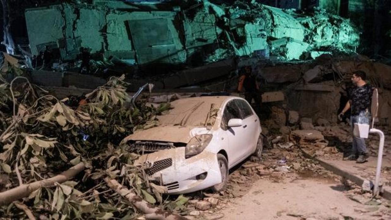Venezuela'da deprem sonrası hasar gören binalar