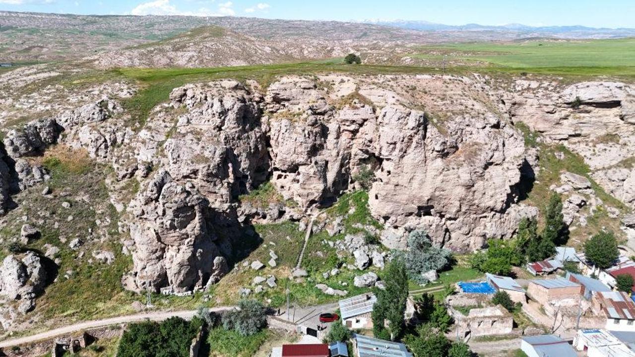 Sivas'ta bulunan tarihi yapıdan bir görünüm