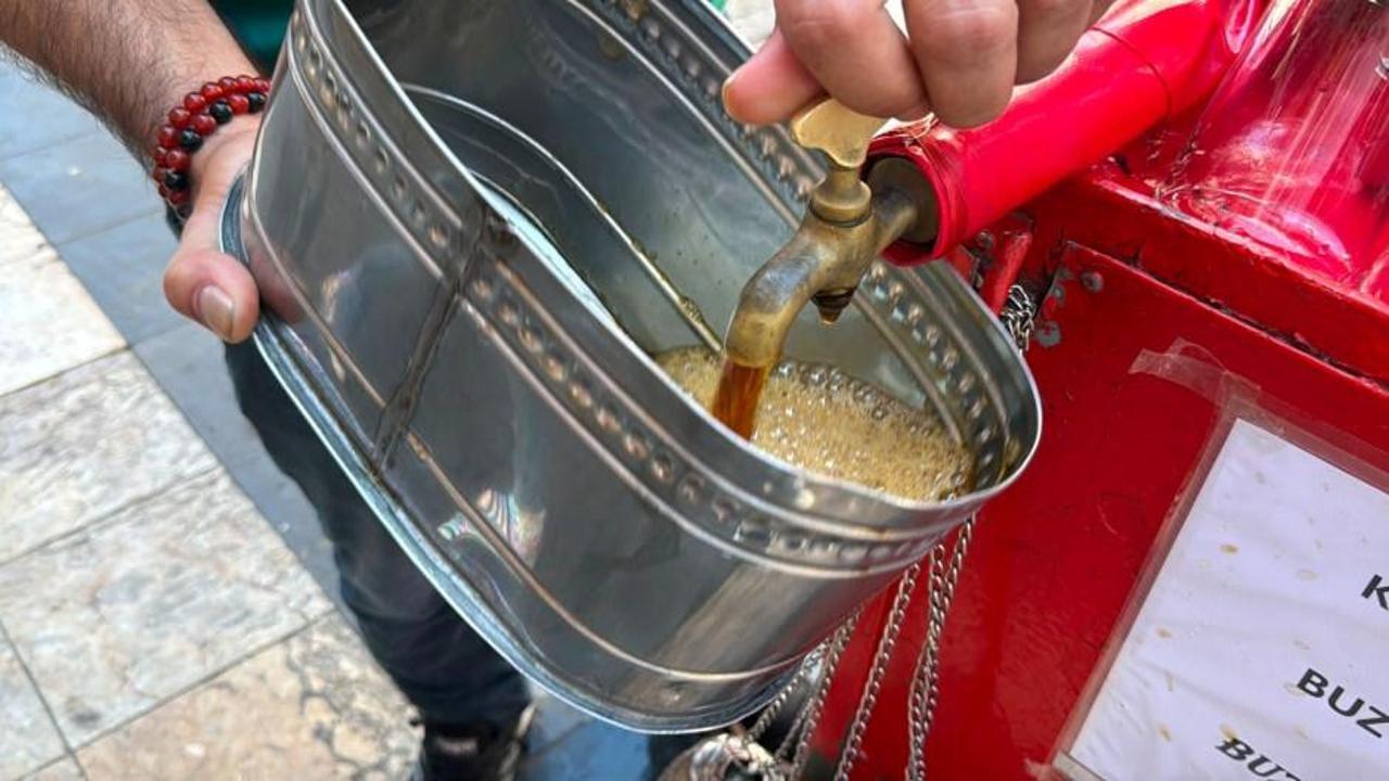 Meyan kökü şerbeti bardağı