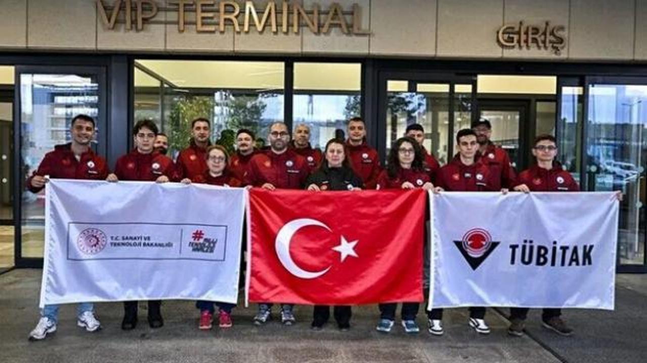 6. Ulusal Arktik Bilimsel Araştırma Seferi'ne katılan bilim insanları ve gemi
