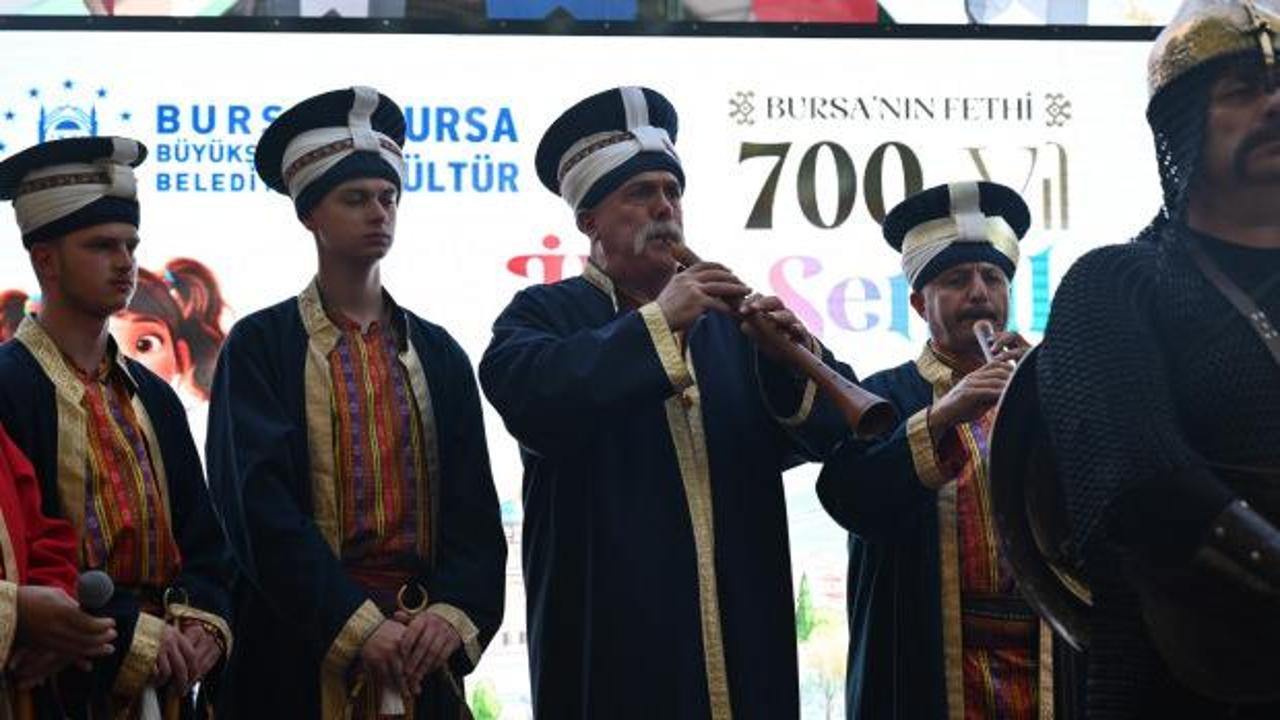 Bursa'nın Fethi'nin 700. Yılı kapsamında Osmangazi'de düzenlenen şenlik alanından genel görünüm.