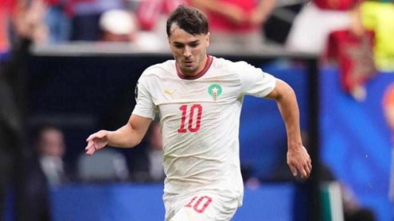 Sofyan Amrabat maç sonrası açıklama yapıyor.