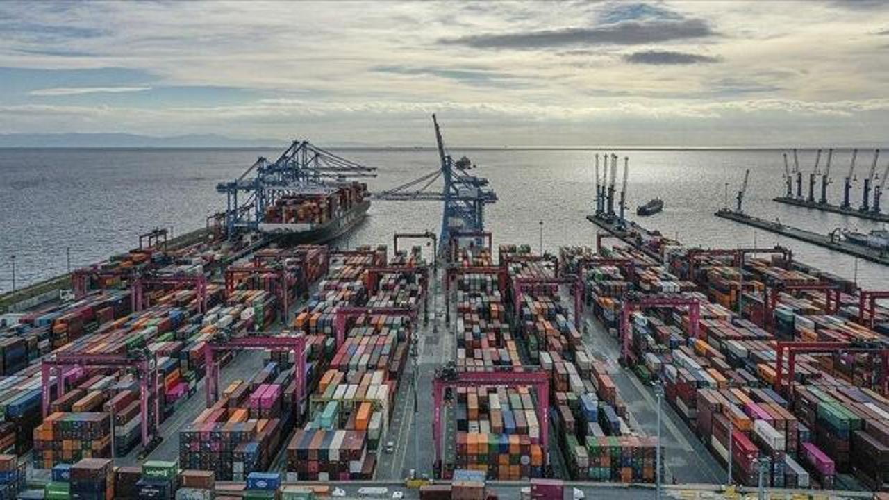 Doğu Karadeniz'den 6 ayda 121 ülkeye yapılan ihracatı gösteren grafikler.
