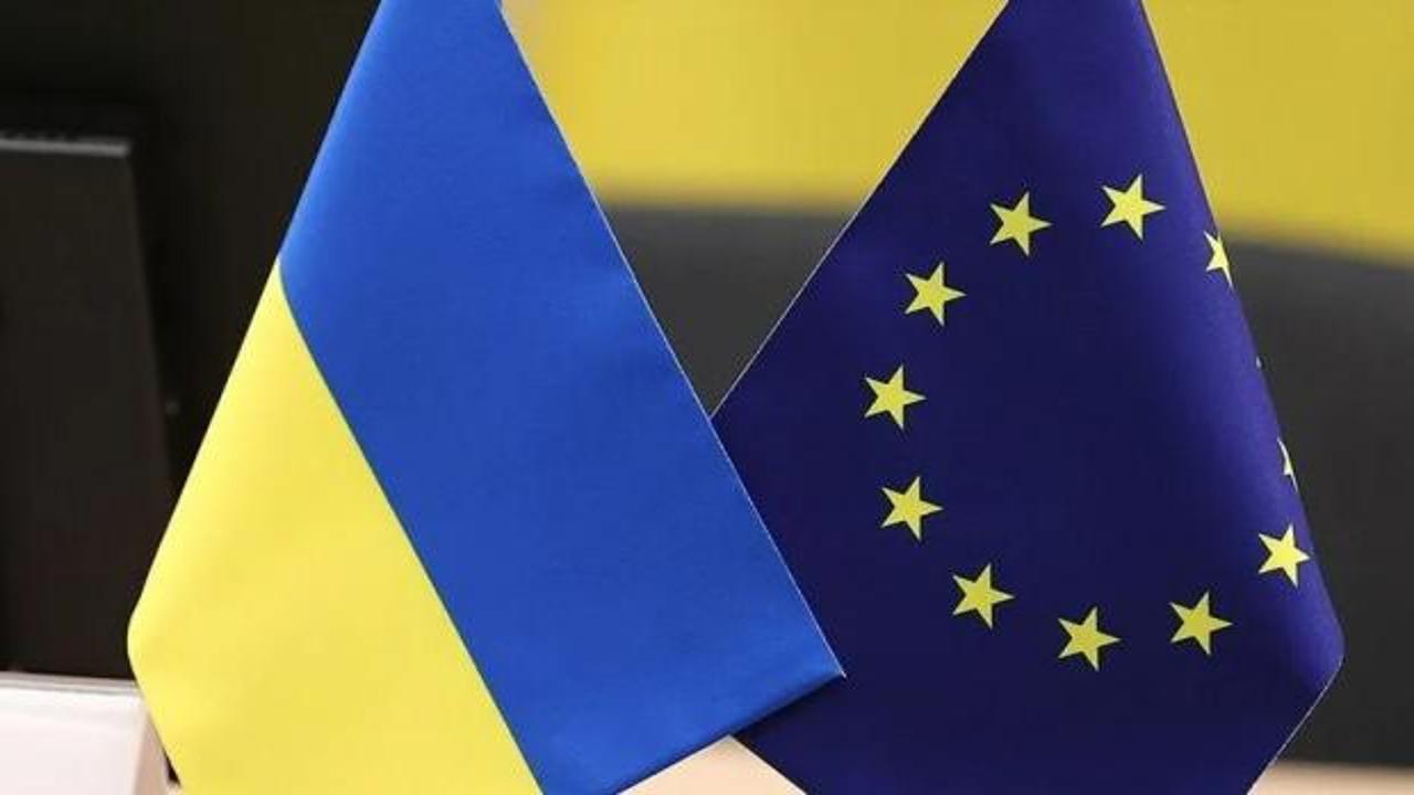 Avrupa Birliği bayrağı ve Ukrayna destek paketi
