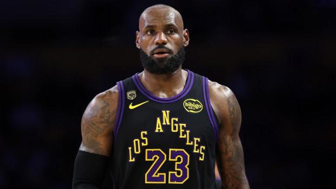 Bir d&ouml;nem sona erdi! LeBron James takımdan ayrıldı