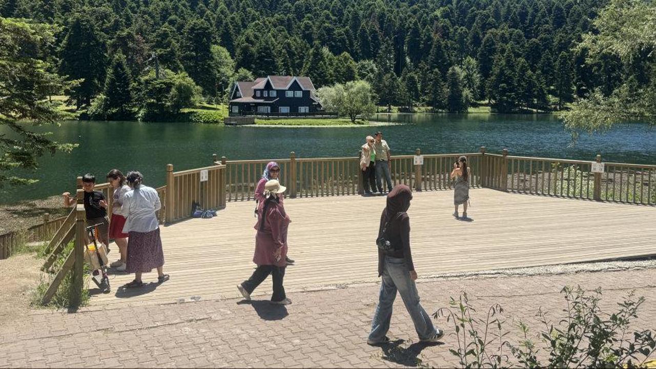 Bolu Gölcük Tabiat Parkı göl manzarası