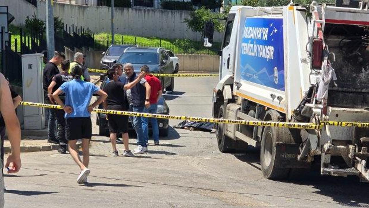 Mudanya'da çöp kamyonunun karıştığı kazada bir kişi hayatını kaybetti.