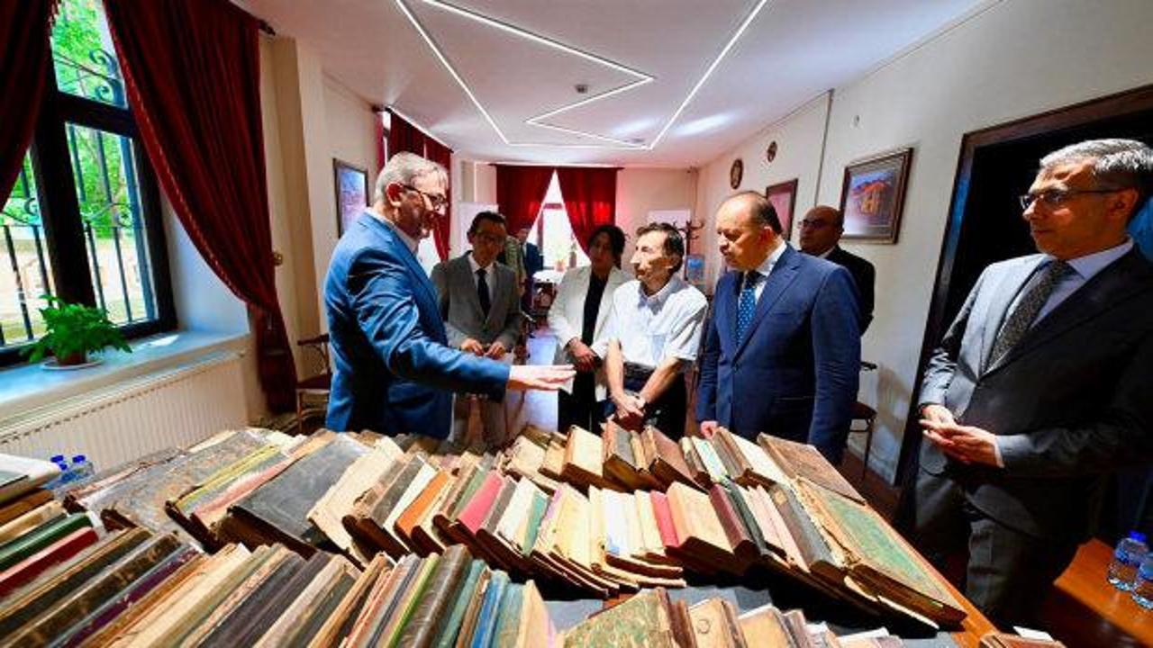 Kastamonu'dan nadir yazma ve matbu eser koleksiyonu Türkiye Yazma Eserler Kurumu'na bağışlandı.