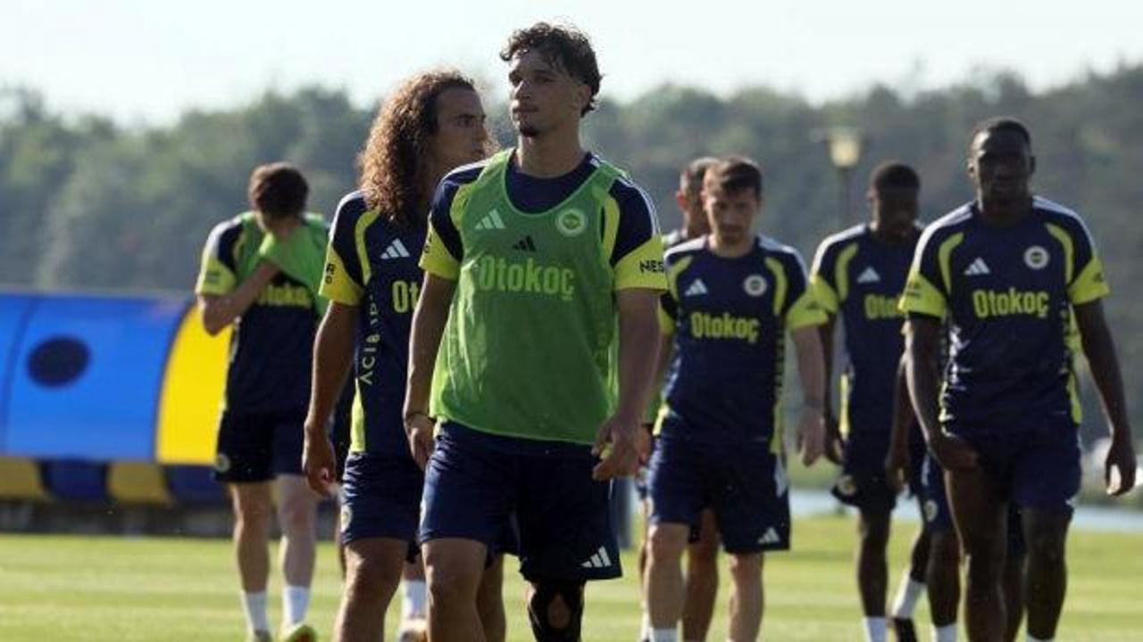 Fenerbah&ccedil;e g&uuml;n&uuml; &ccedil;ift antrenmanla tamamladı