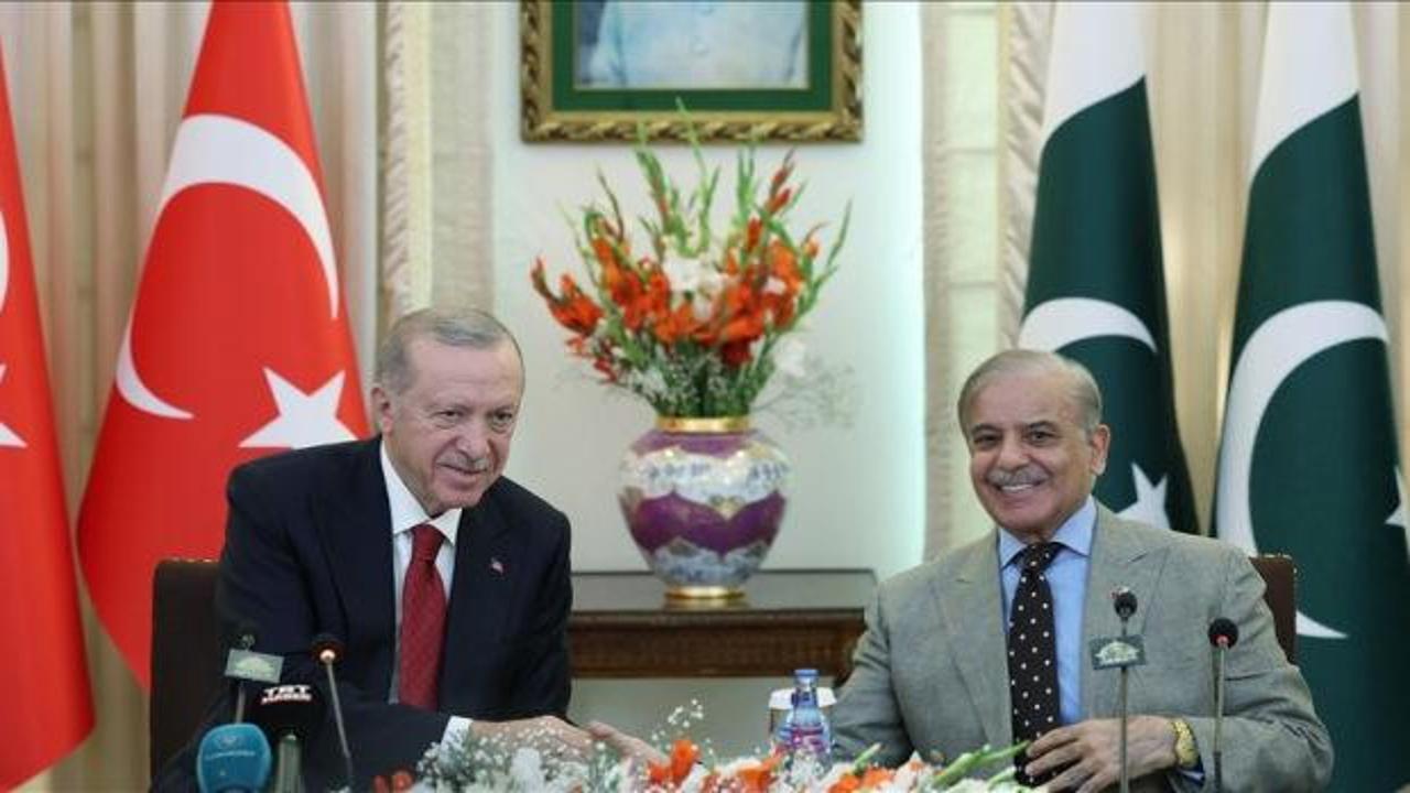 Arabuluculuk hamlesinden sonra ilk kez: T&uuml;rkiye ve Pakistan dev zirvede buluşacak
