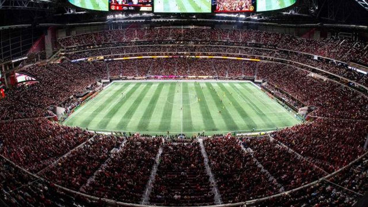 İngiltere ve Demokratik Kongo Cumhuriyeti futbol takımı oyuncuları