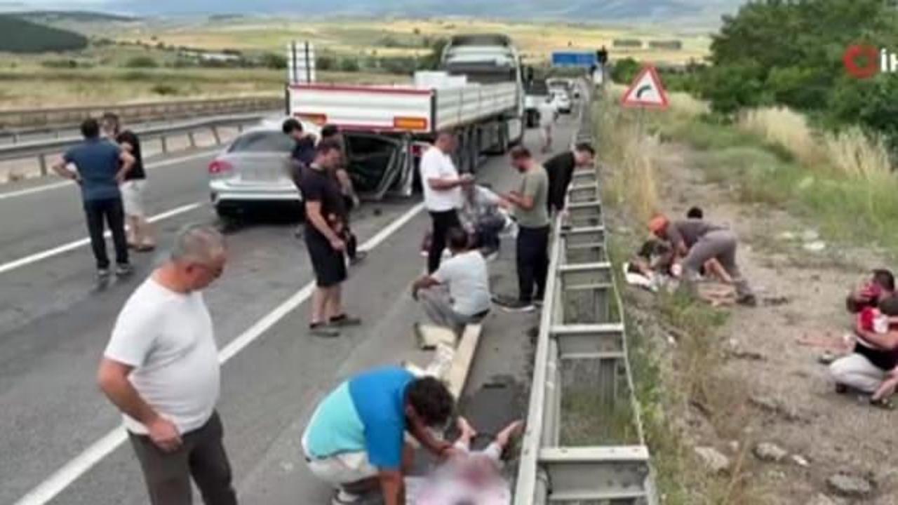 Karab&uuml;k'te feci kaza! &Ouml;l&uuml; ve &ccedil;ok yaralı var
