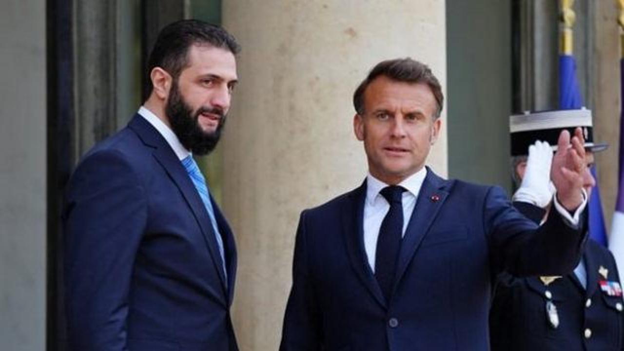 Fransa Cumhurbaşkanı Emmanuel Macron ve Suriye Cumhurbaşkanı Ahmed Şara görüşüyor.
