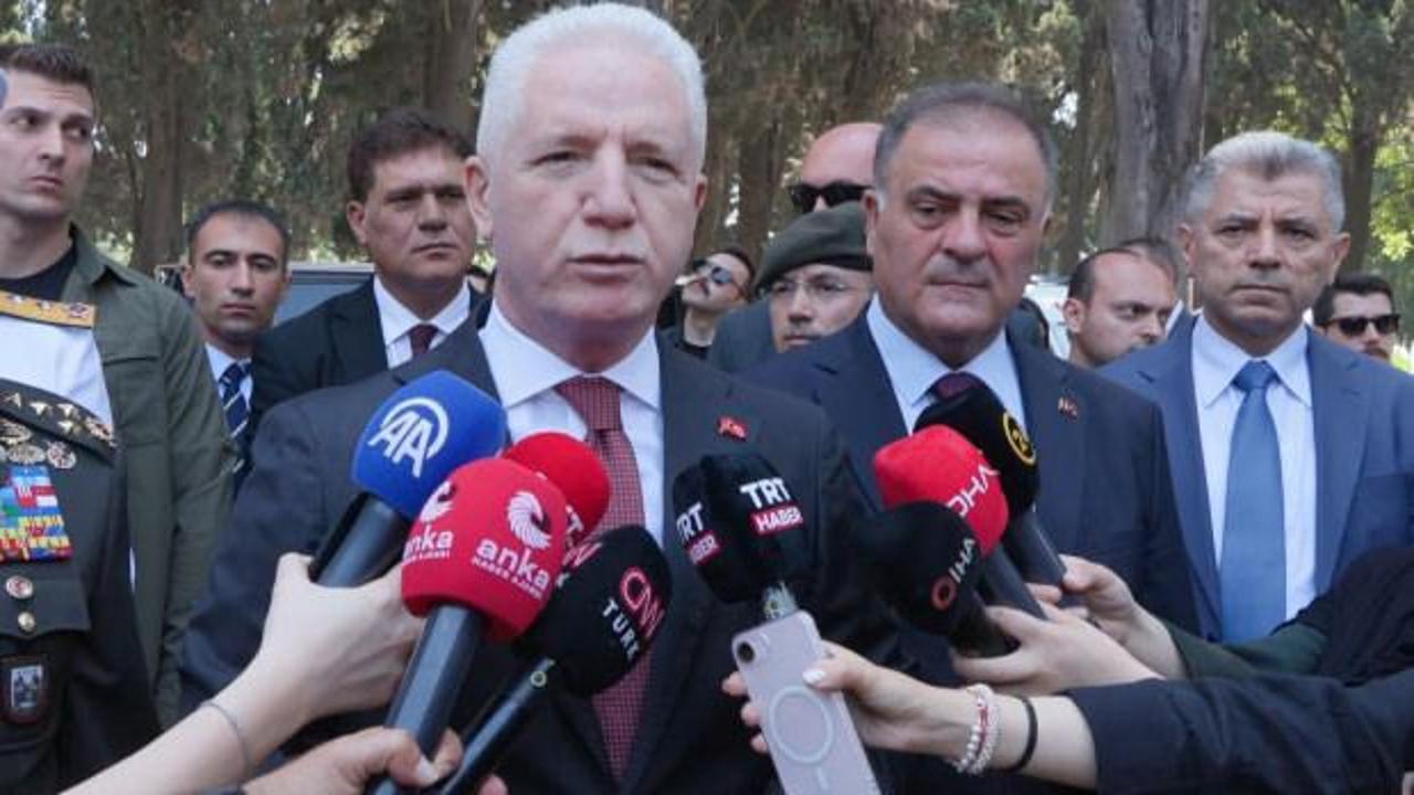 İstanbul Valisi Davut Gül açıklama yaparken