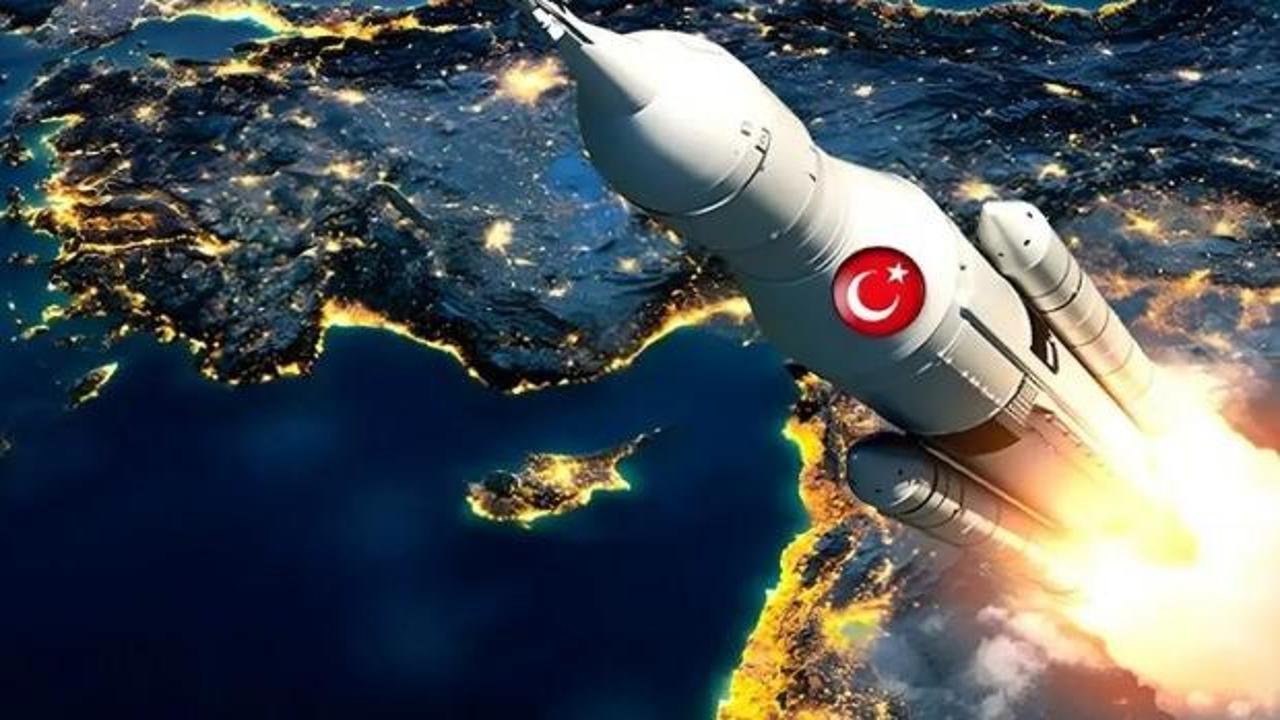 Türkiye'nin Somali'de inşa ettiği uzay limanı projesinin uydu görüntüleri ve inşaat aşamalarını gösteren görseller.