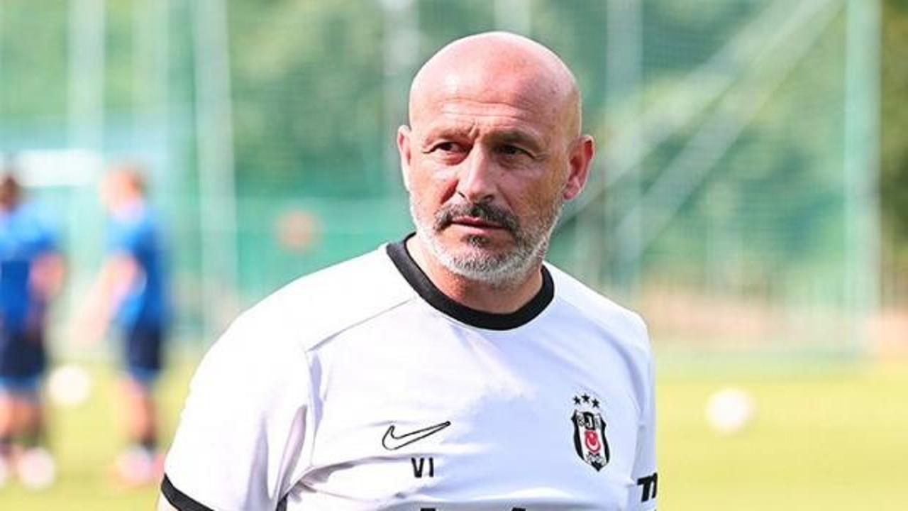 Beşiktaş Teknik Direktörü Vincenzo Italiano açıklama yaparken
