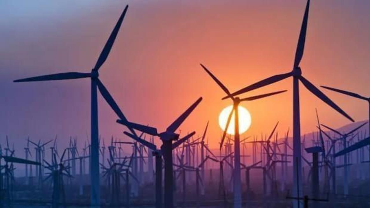 Yenilenebilir enerji tesisleri ve fosil yakıt maliyetlerinin karşılaştırıldığı grafik.
