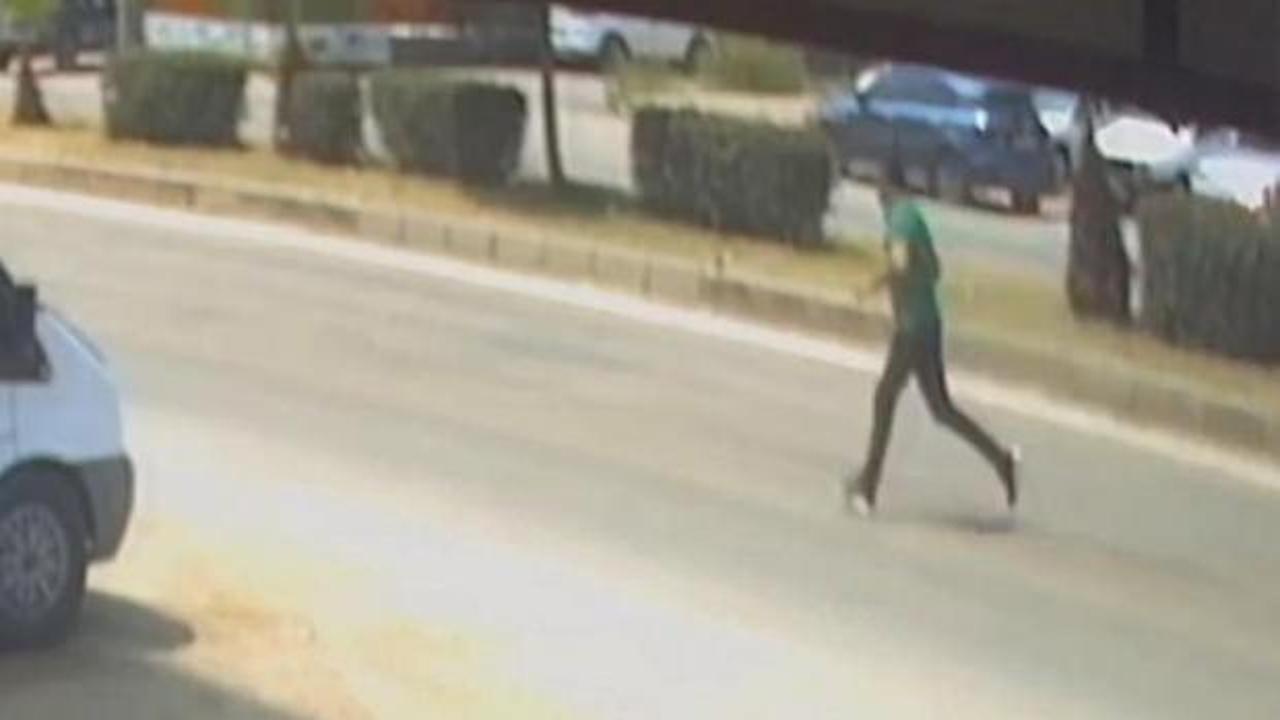 Kozan Adliyesi önünde silahlı kavga sonrası polis ekiplerinin inceleme yapması