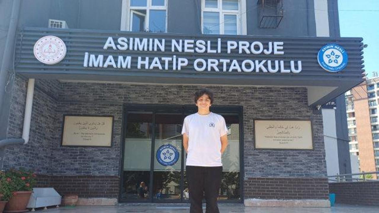 Asımın Nesli İmam Hatip Ortaokulu'ndan Fatih Adelli'nin LGS'de Türkiye birincisi olduğu haberinin görselleri.
