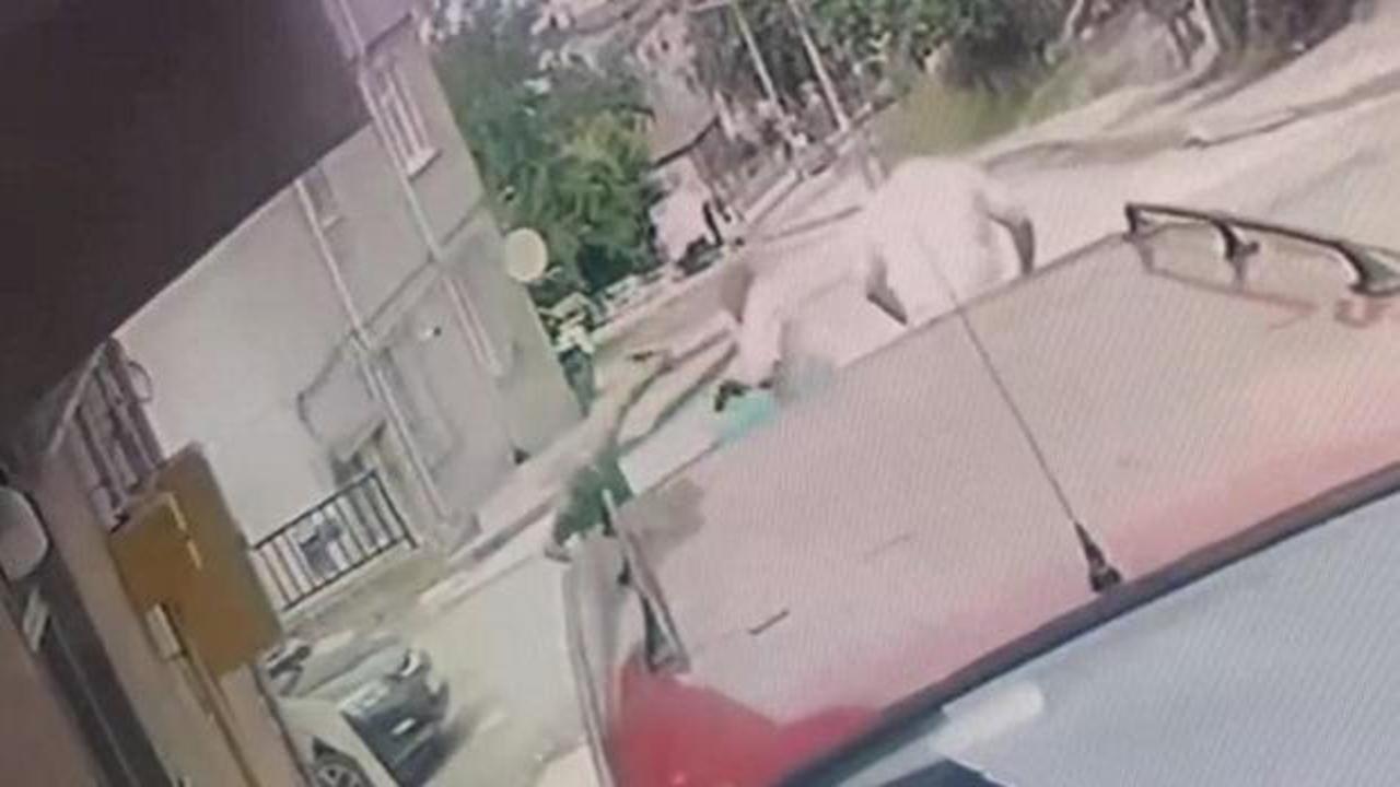 Fatsa'da işlenen üçlü cinayetin ardından teslim olan emekli imamın emniyete getirildiği anı gösteren temsili bir fotoğraf.