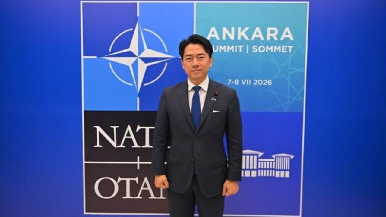 NATO zirvesinde komik an! Japon Bakanı şaşkına &ccedil;evirdi: Bakın neye benzetti