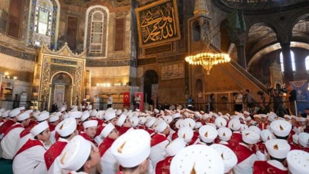 15 Temmuz şehitlerini anma etkinlikleri kapsamında Ayasofya'da düzenlenen programdan bir görünüm.